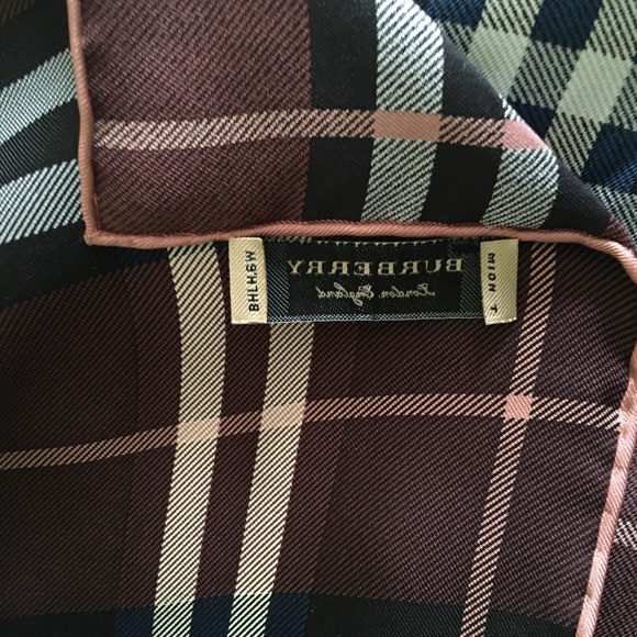AuthenticBurberry Castleford Check Silk Scarf - Picture 3 of 7
